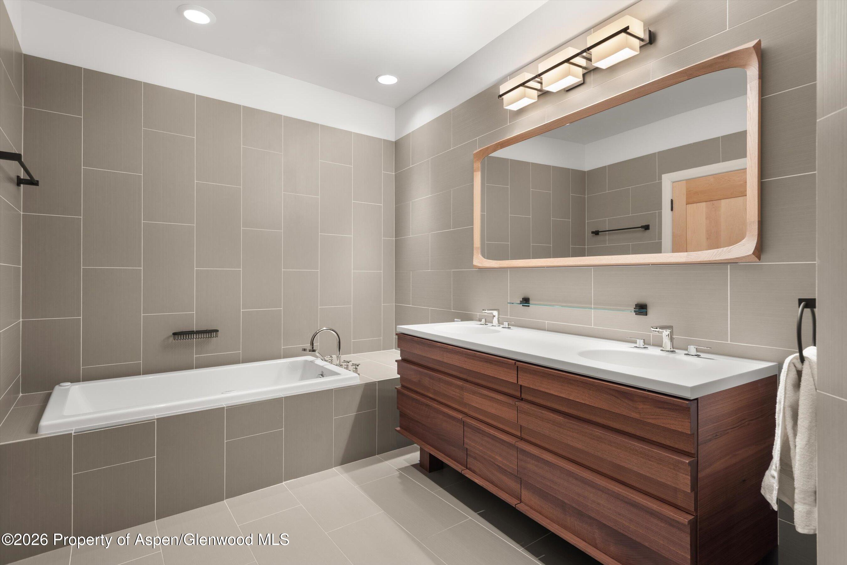 609 W Bleeker Street