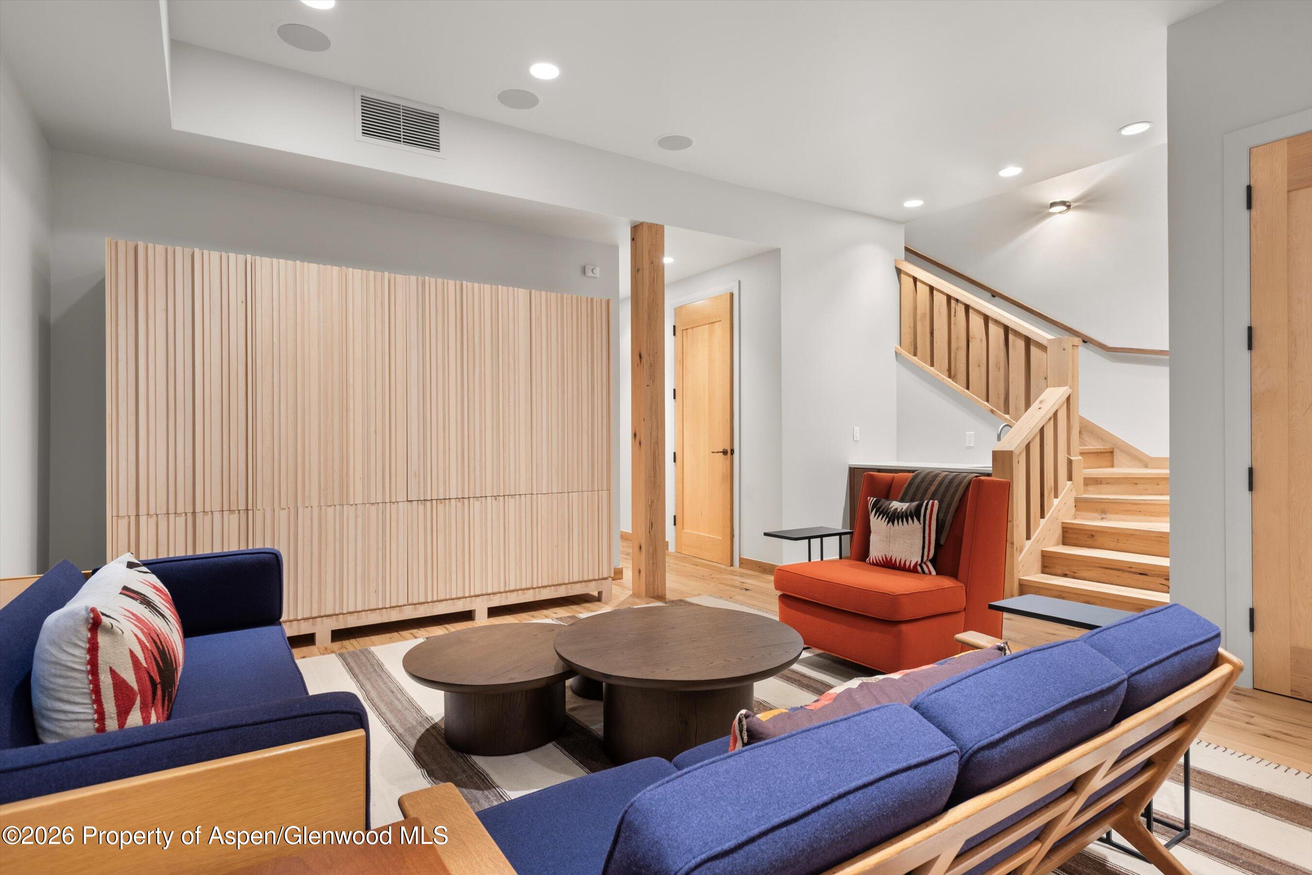 609 W Bleeker Street