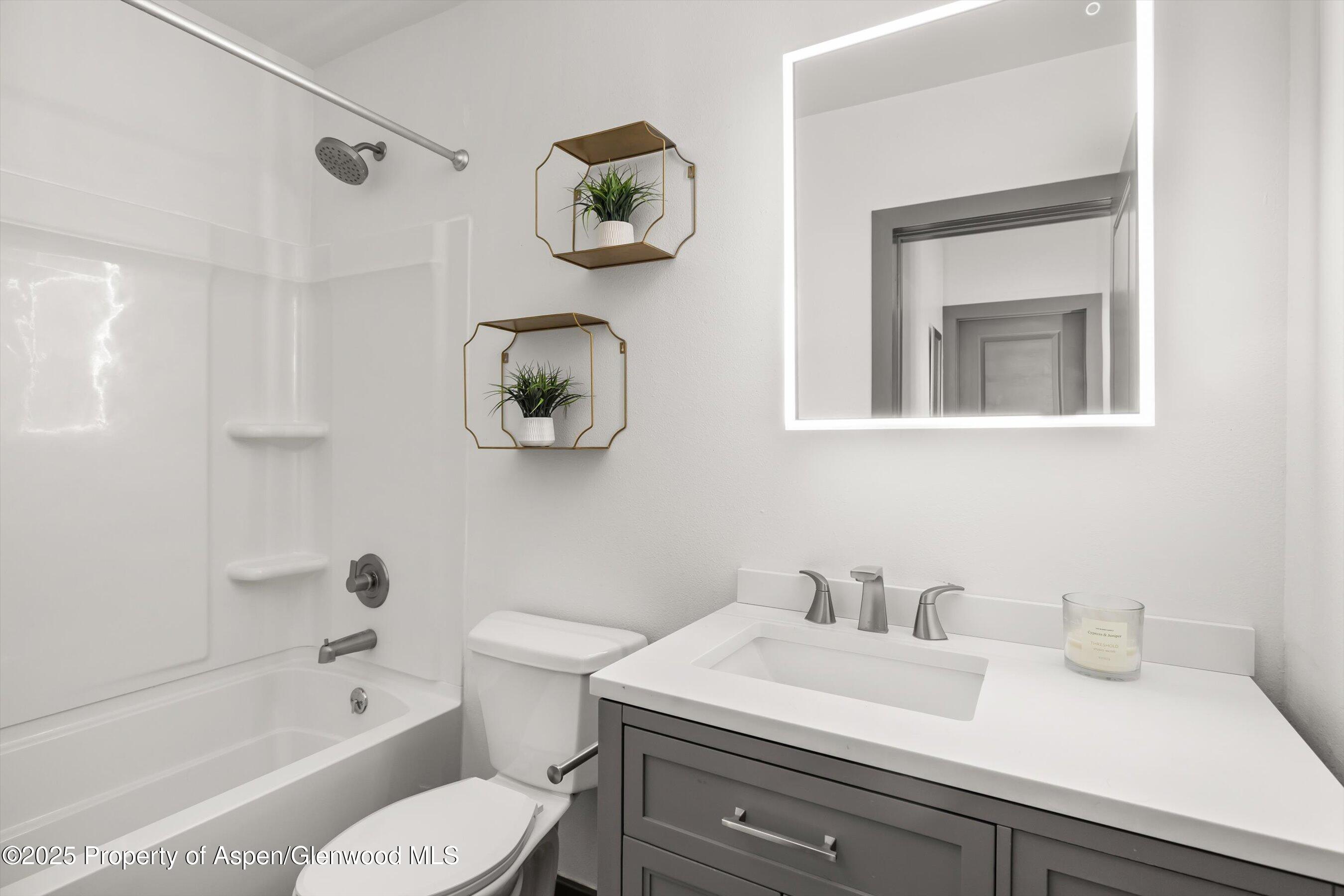 156.5 Midland Avenue