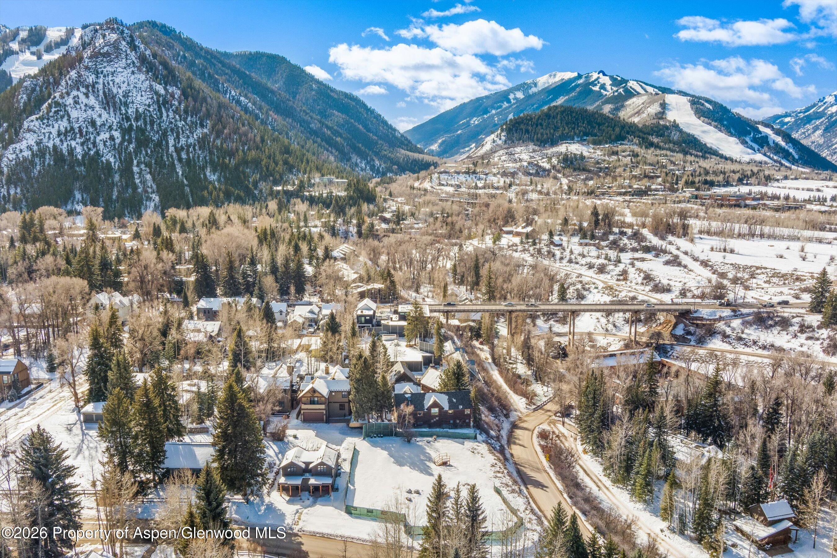 965 & 969 W Smuggler Street