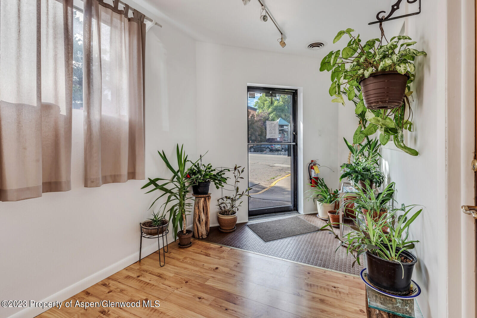 214 Midland Avenue First Floor
