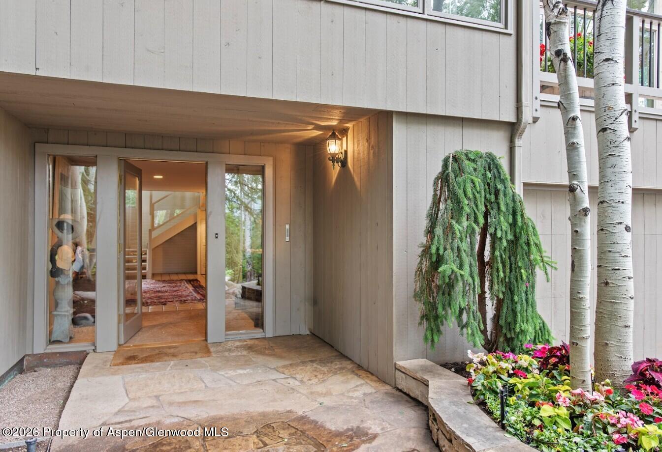 209 Larkspur Lane