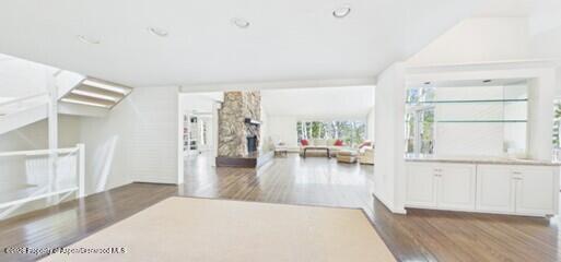 209 Larkspur Lane