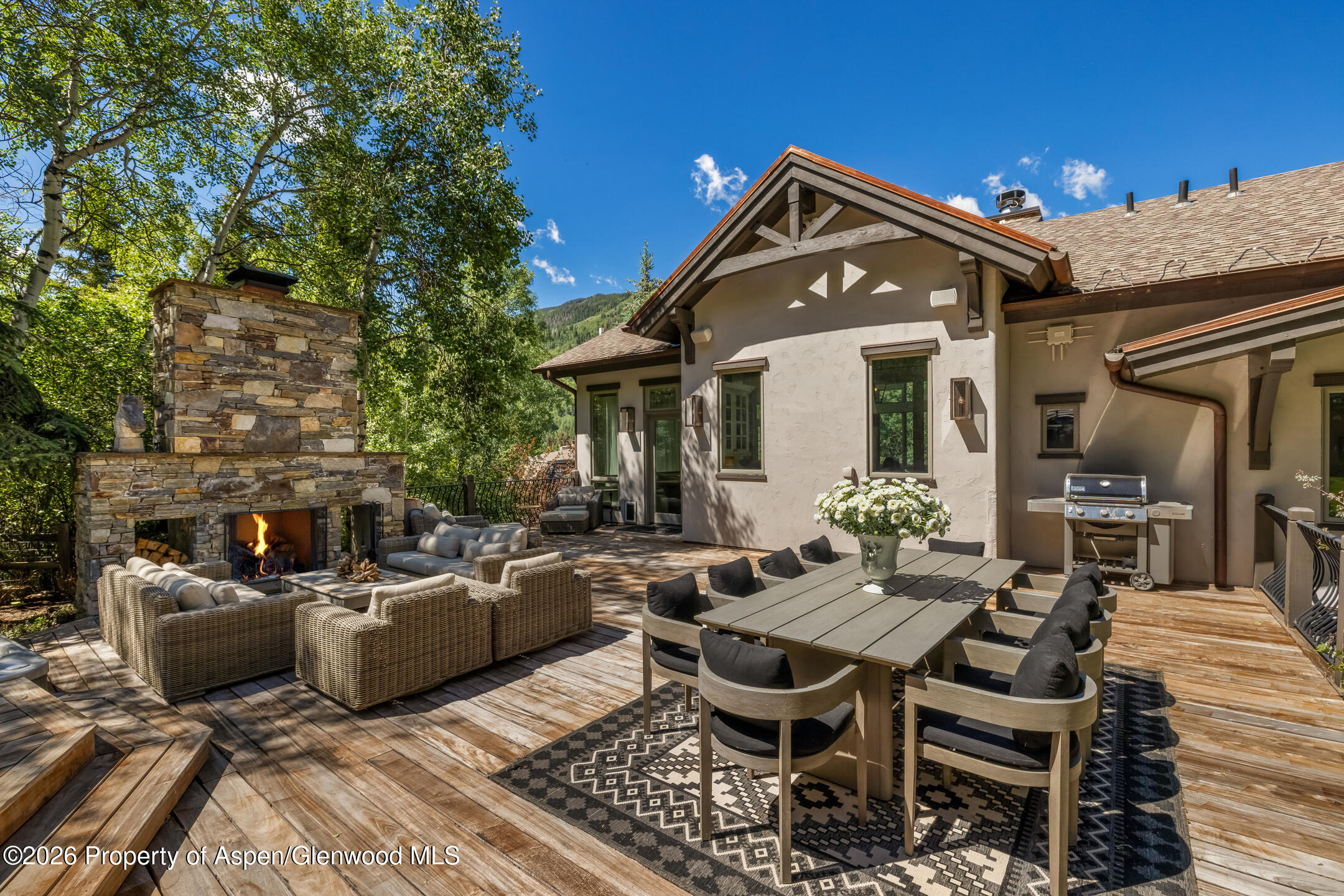 153 W Lupine Drive