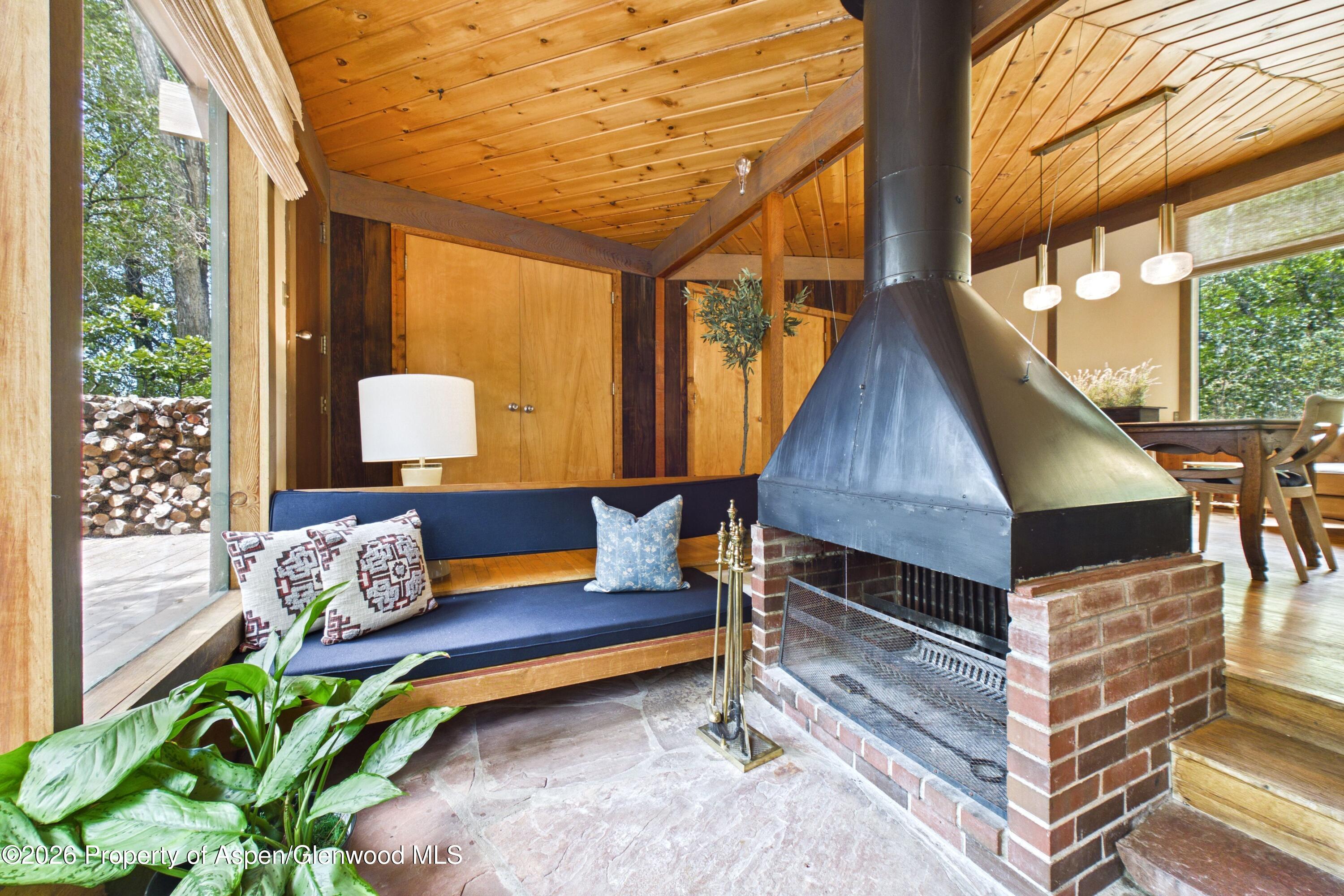209 E Reds Road Guest House