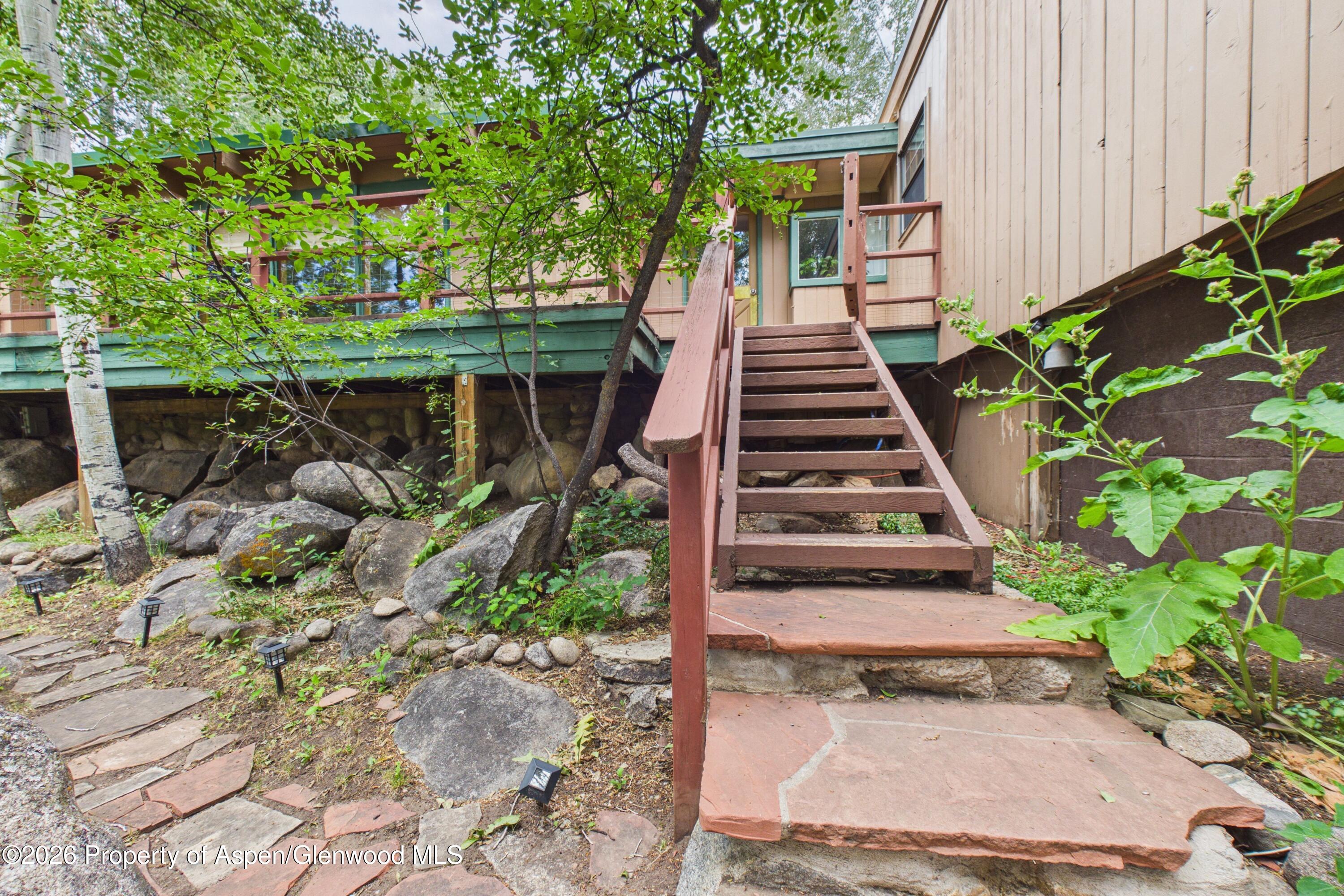 209 E Reds Road Guest House