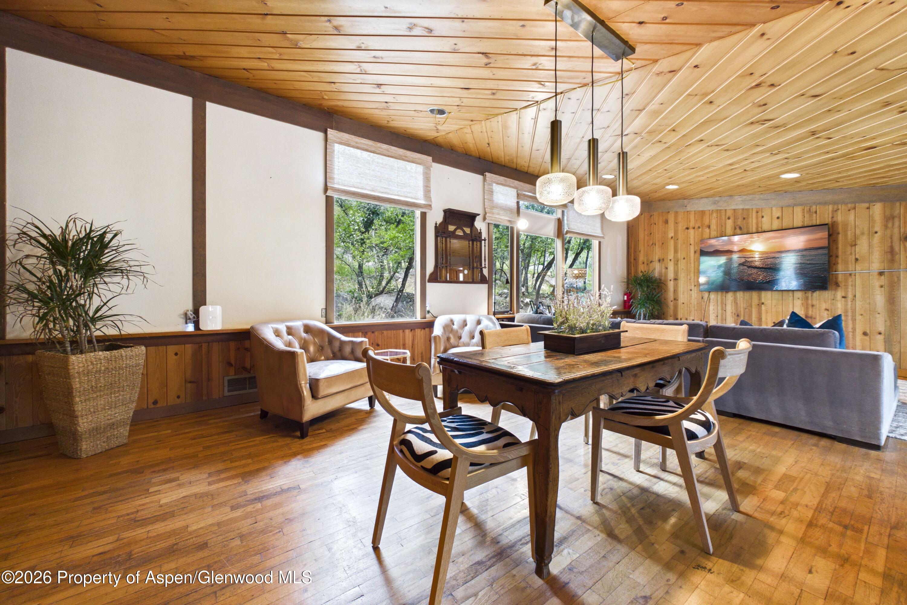 209 E Reds Road Guest House