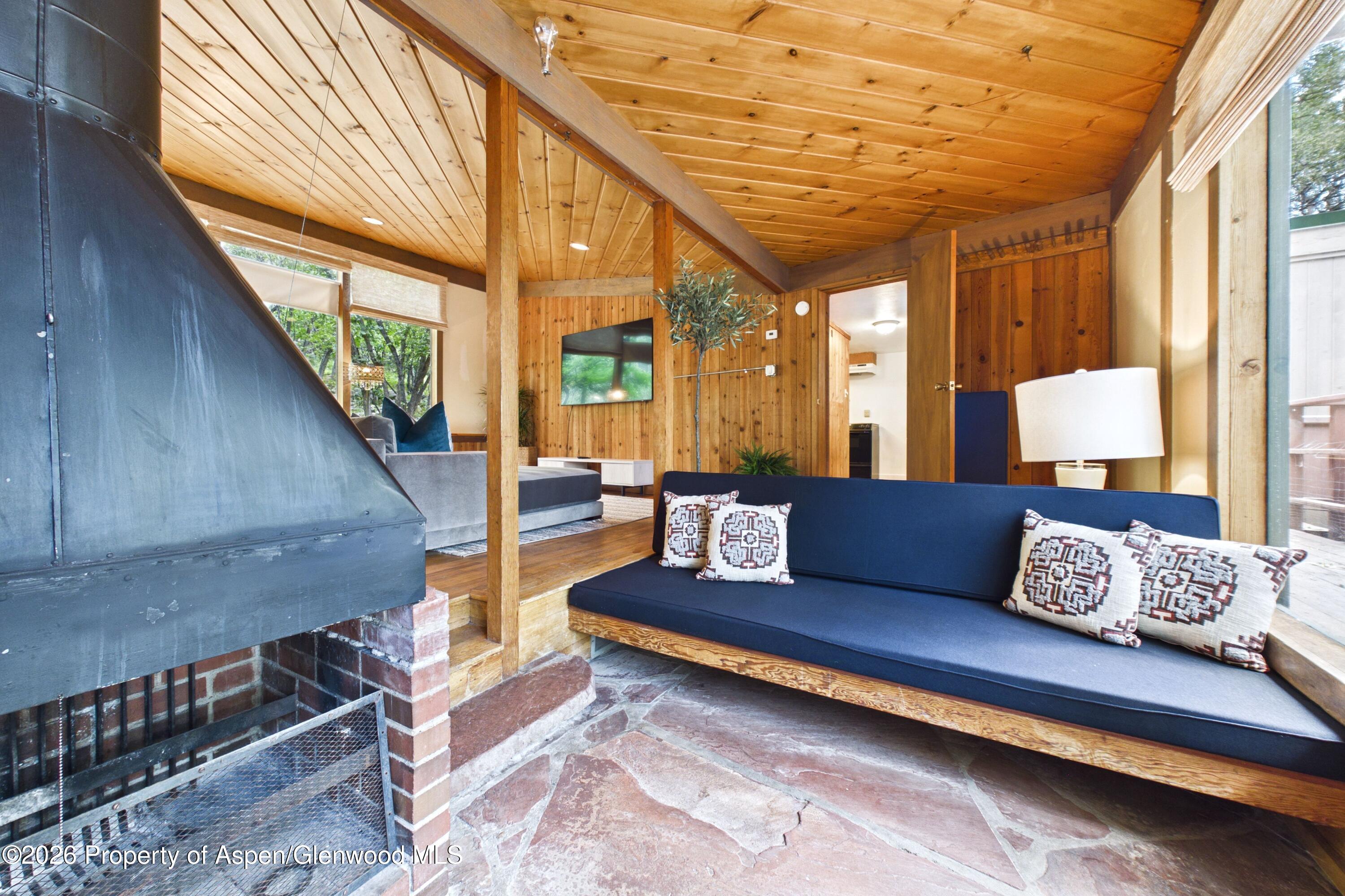 209 E Reds Road Guest House