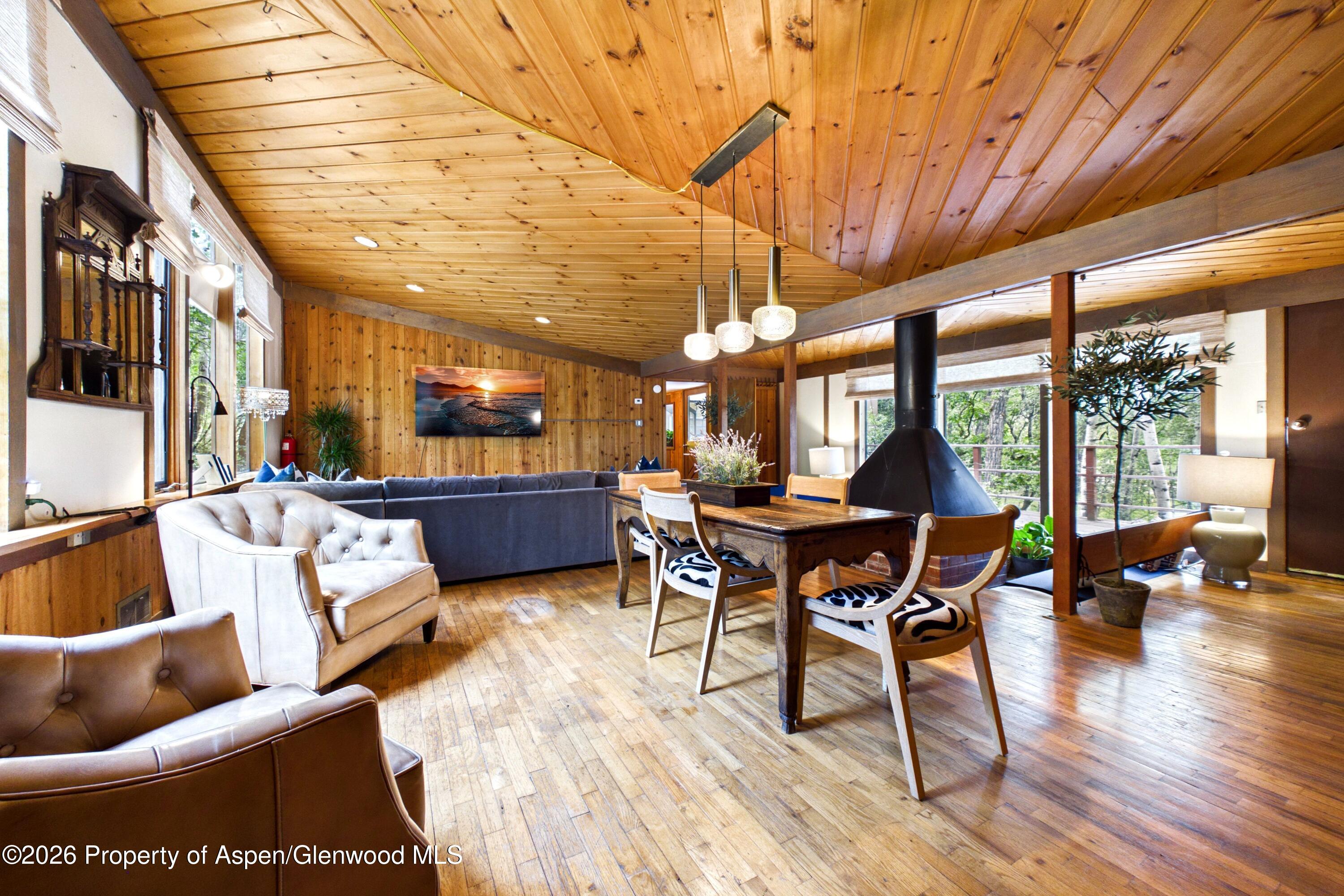 209 E Reds Road Guest House