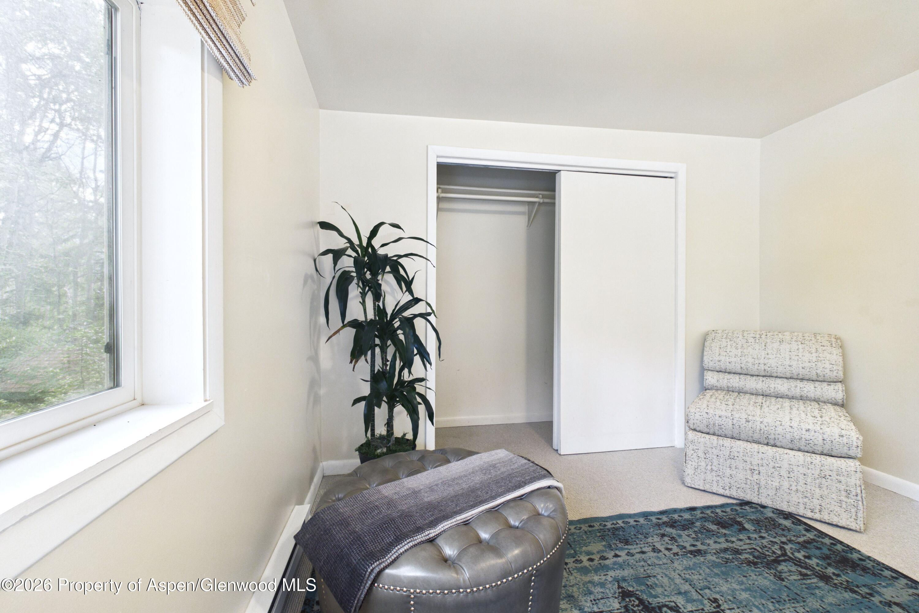209 E Reds Road Guest House