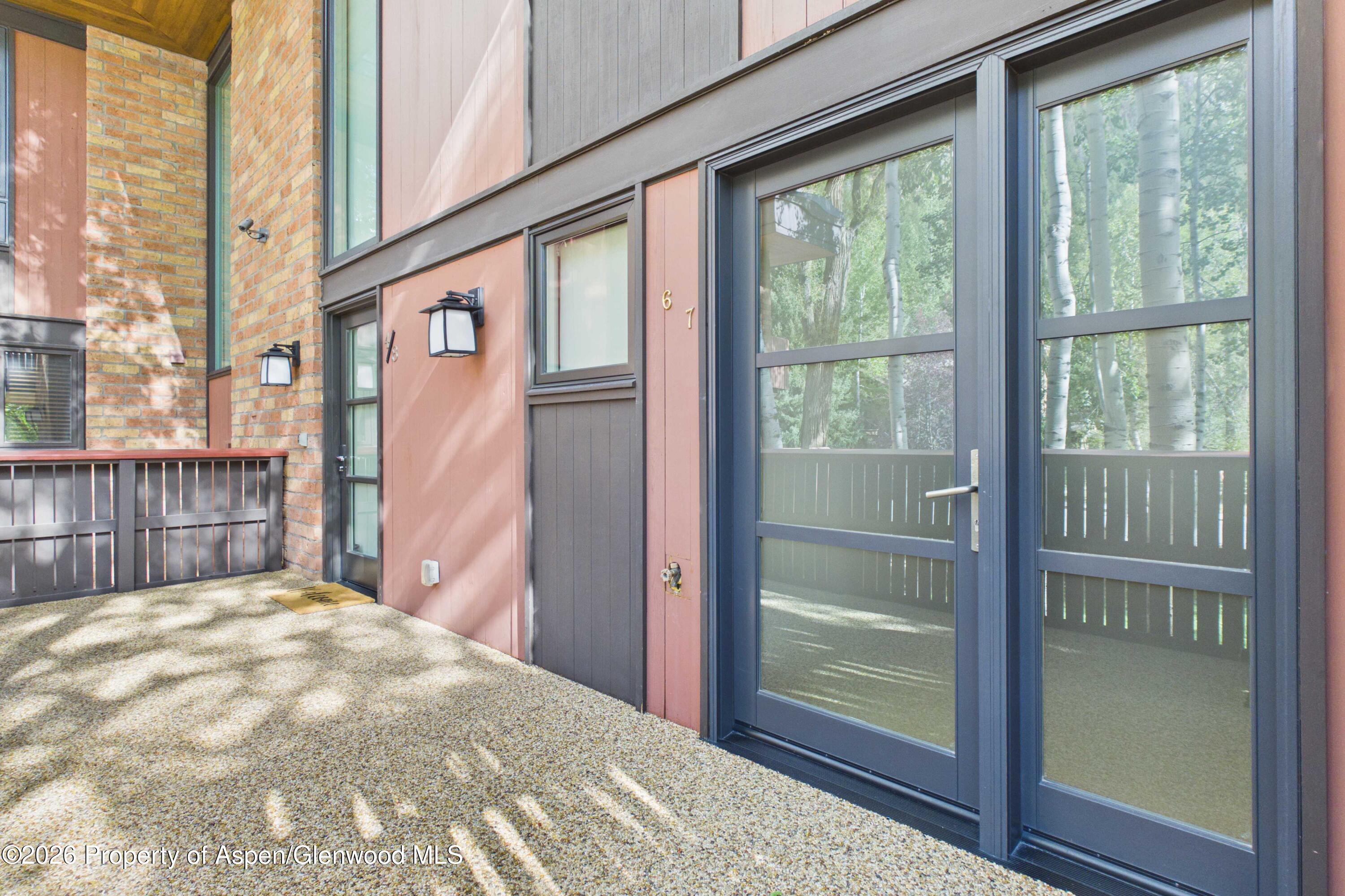 400 W Hopkins Avenue Unit: 6/7