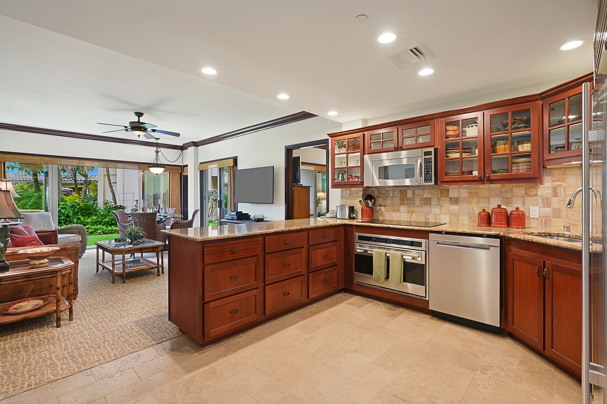 4-820 Kuhio Hwy F102