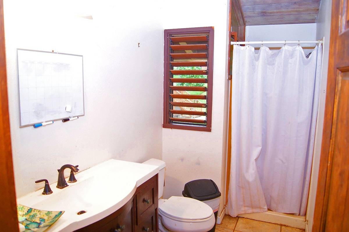 4701 KAWAIHAU RD E202