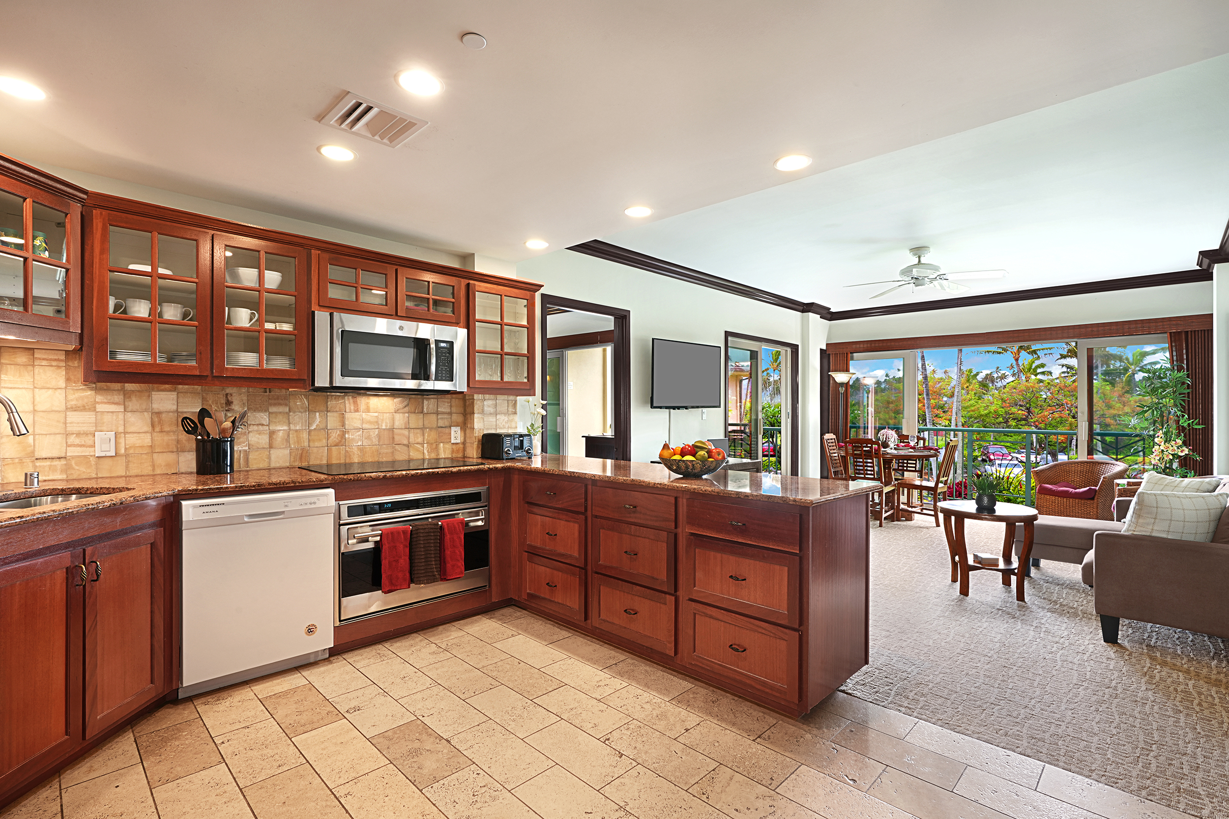 4-820 Kuhio Hwy F203