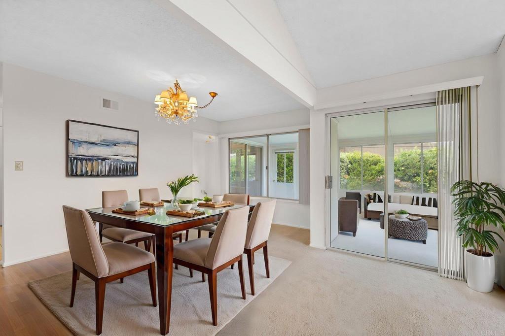 1109 Calle Del Baston