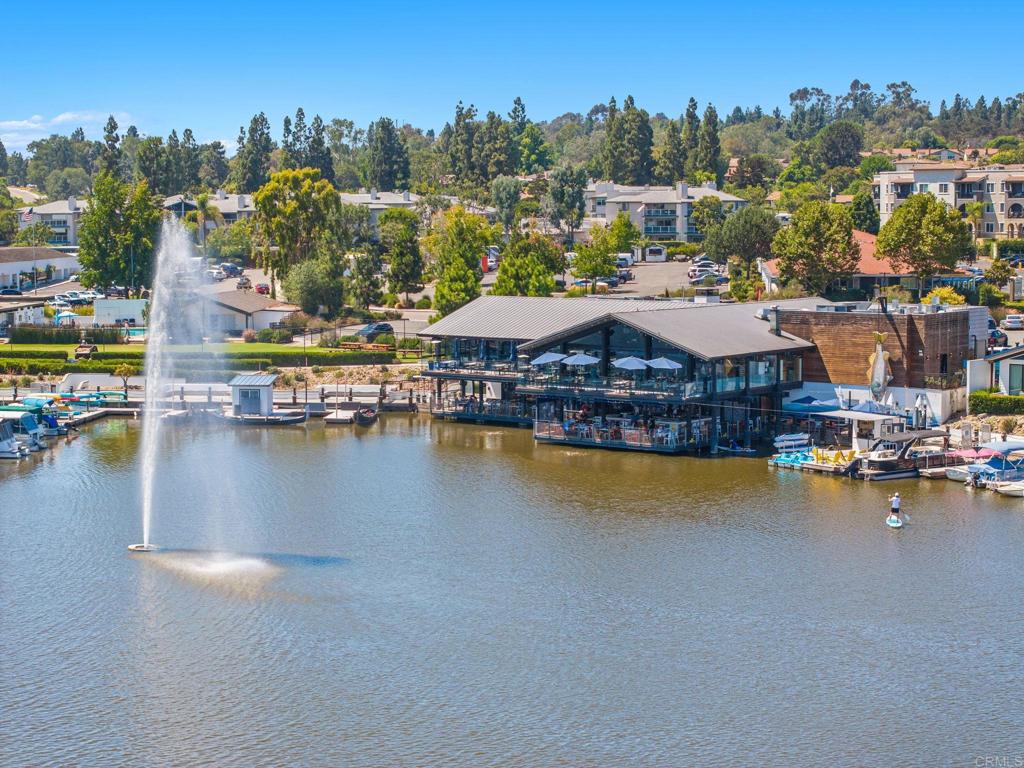 1109 Calle Del Baston