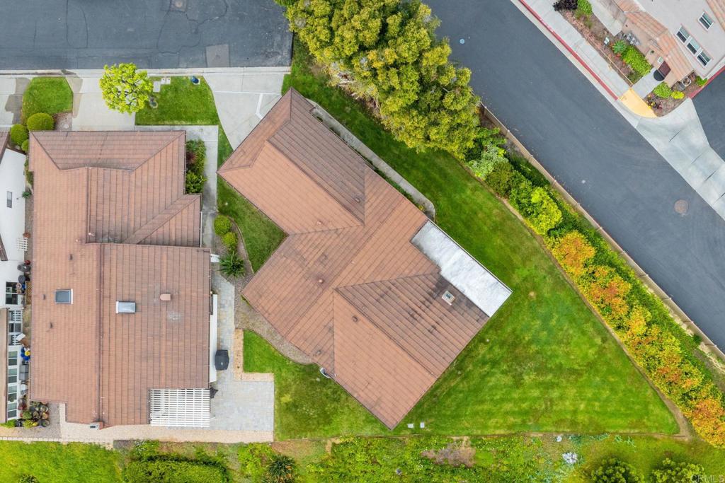 1109 Calle Del Baston