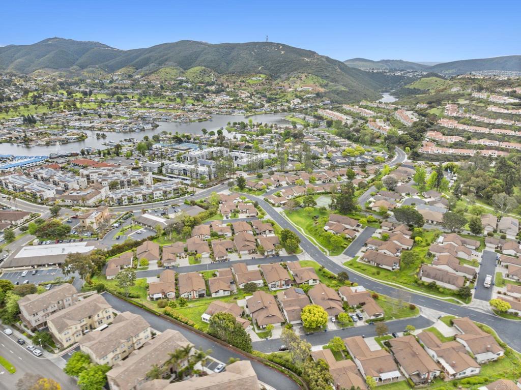 1109 Calle Del Baston