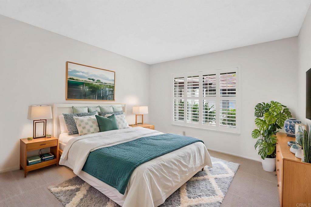 1109 Calle Del Baston