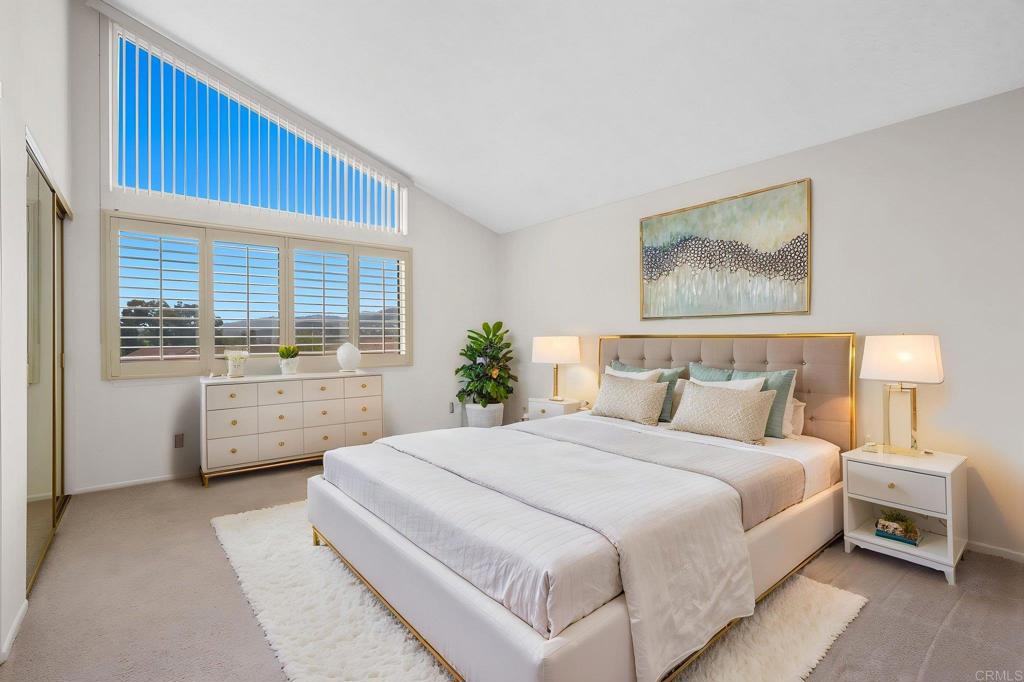 1109 Calle Del Baston