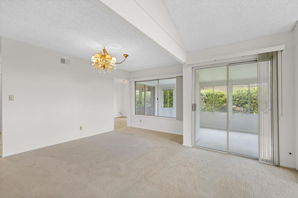 1109 Calle Del Baston