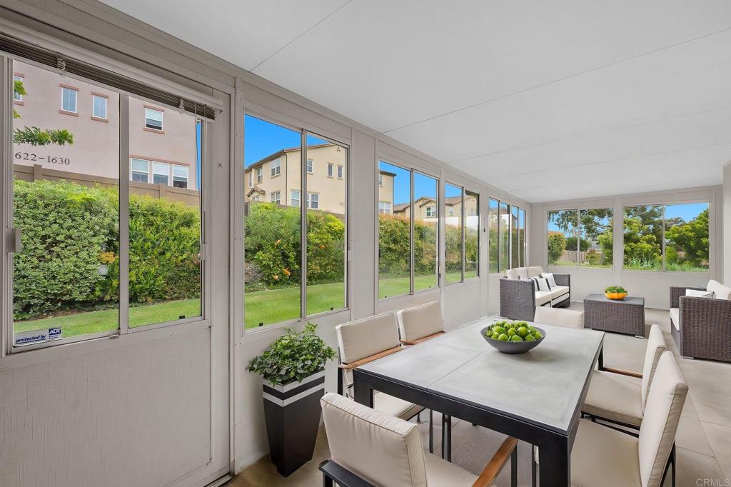 1109 Calle Del Baston