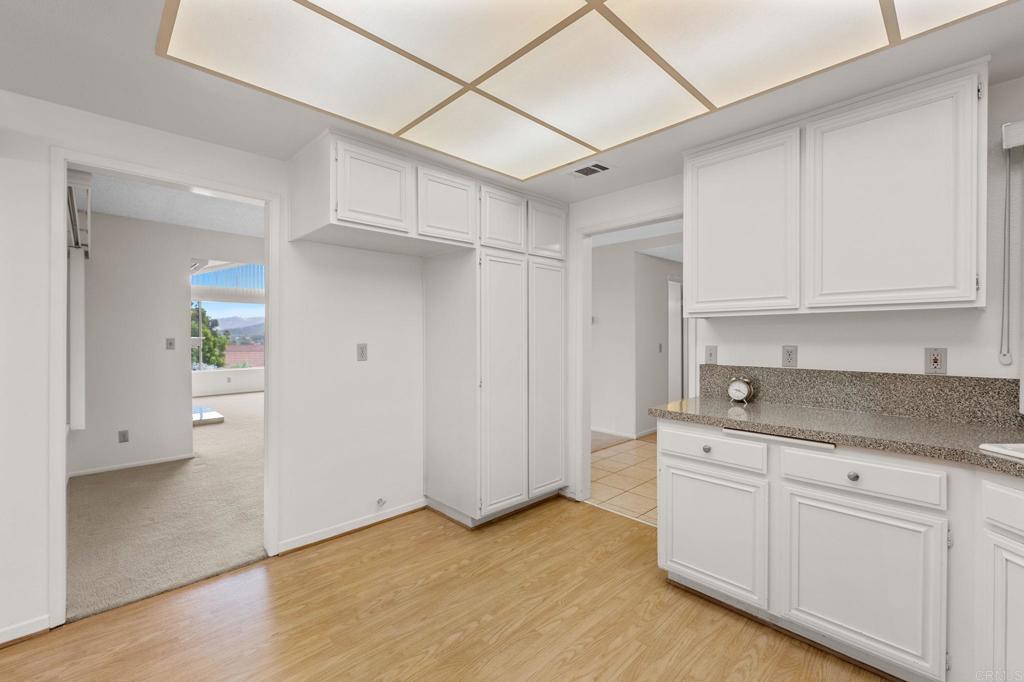 1109 Calle Del Baston