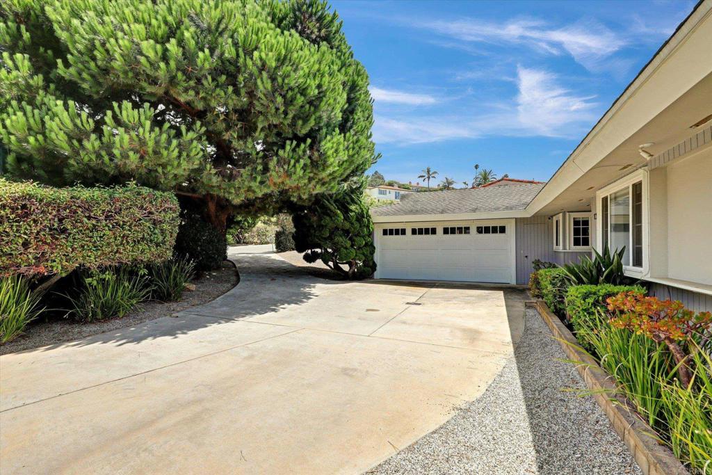 1304 Muirlands Vista Way