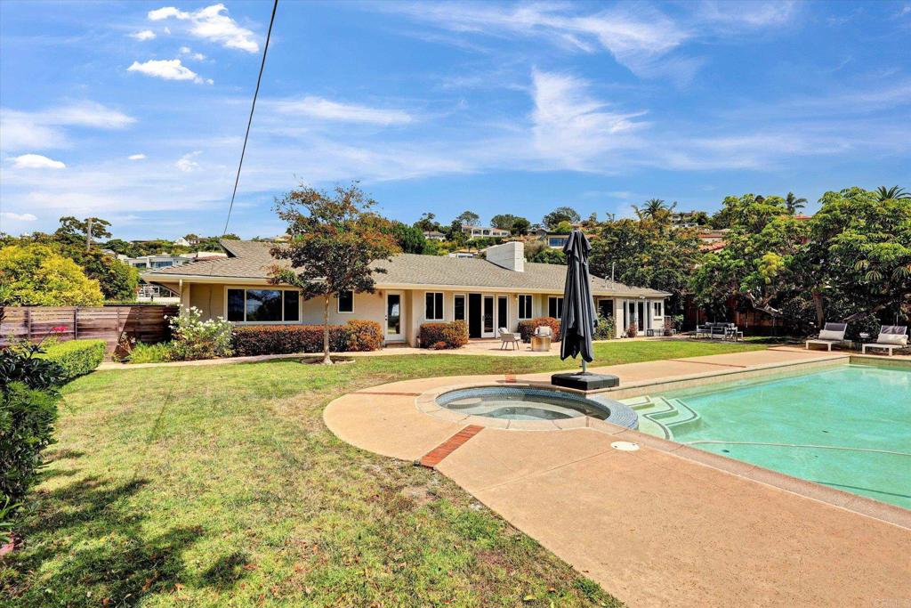 1304 Muirlands Vista Way