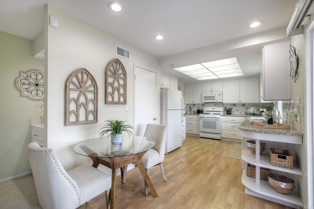 2609 Sombrosa Street