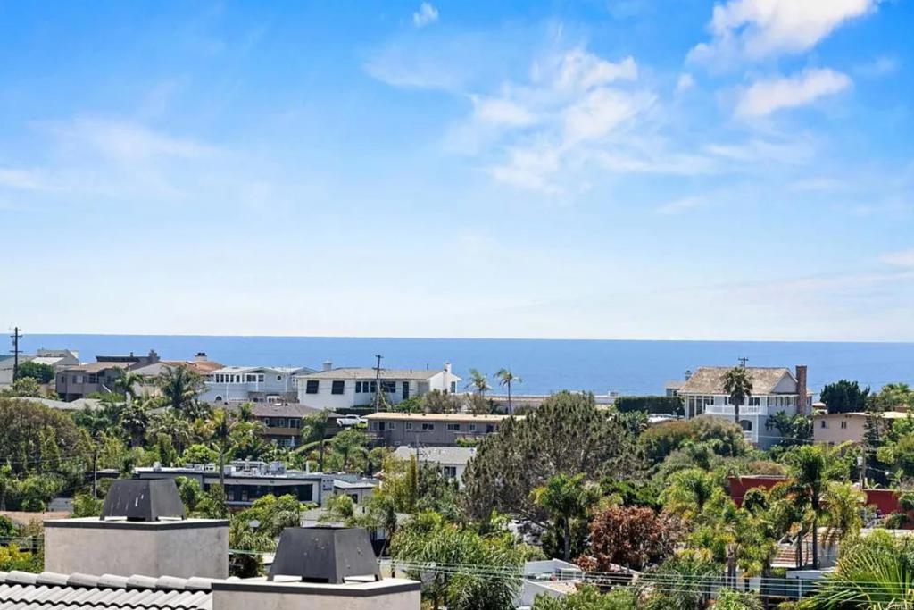 957 Hygeia Avenue