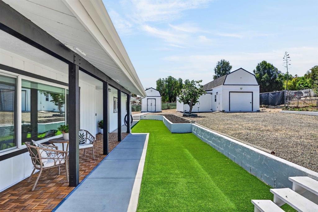 3227 Oleander Avenue