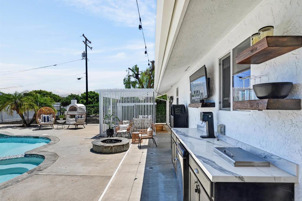 3227 Oleander Avenue