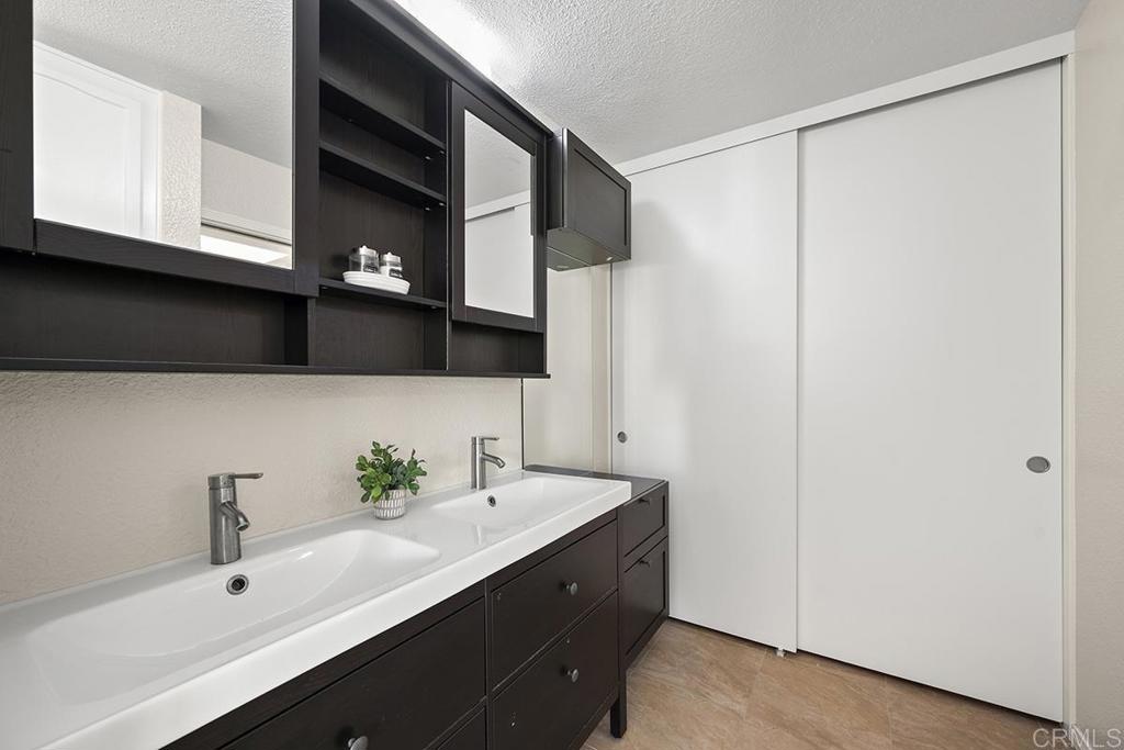 12502 Calle Tamega 132