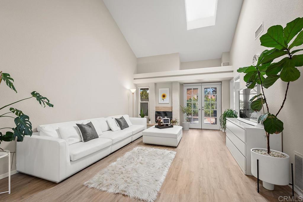 12502 Calle Tamega 132