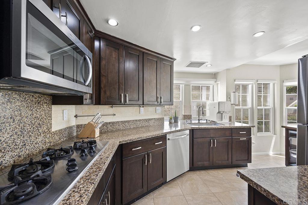 12502 Calle Tamega 132