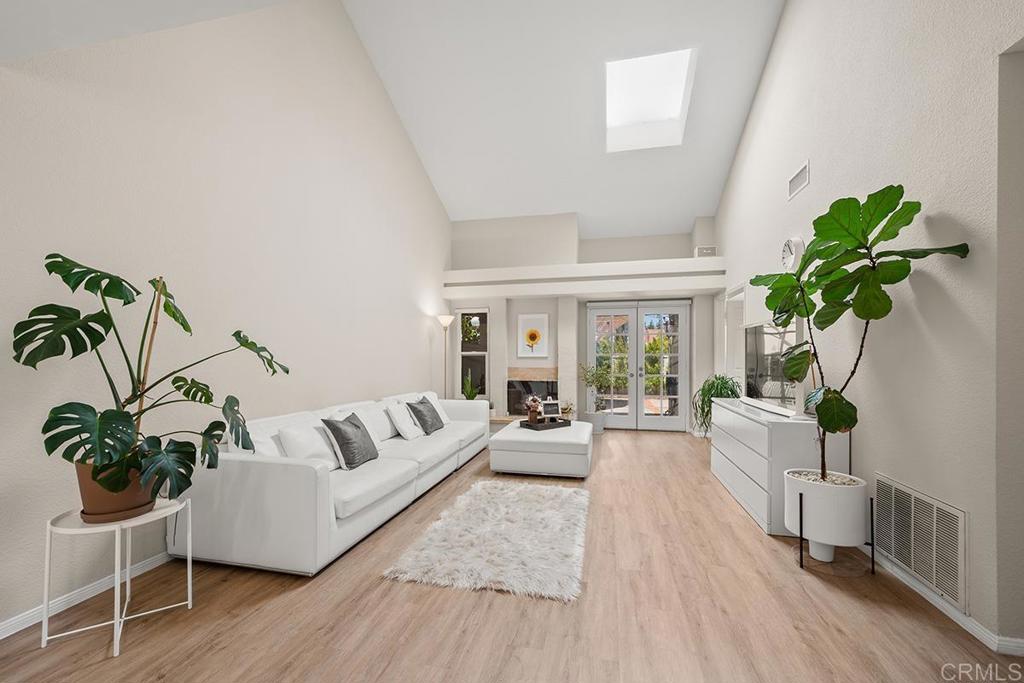 12502 Calle Tamega 132