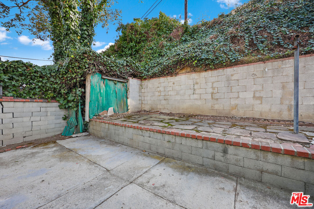 5103 Parkglen Ave