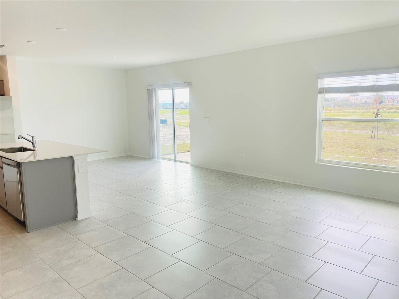 1438 AUSTIN ST