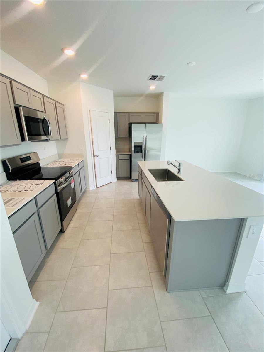 1438 AUSTIN ST