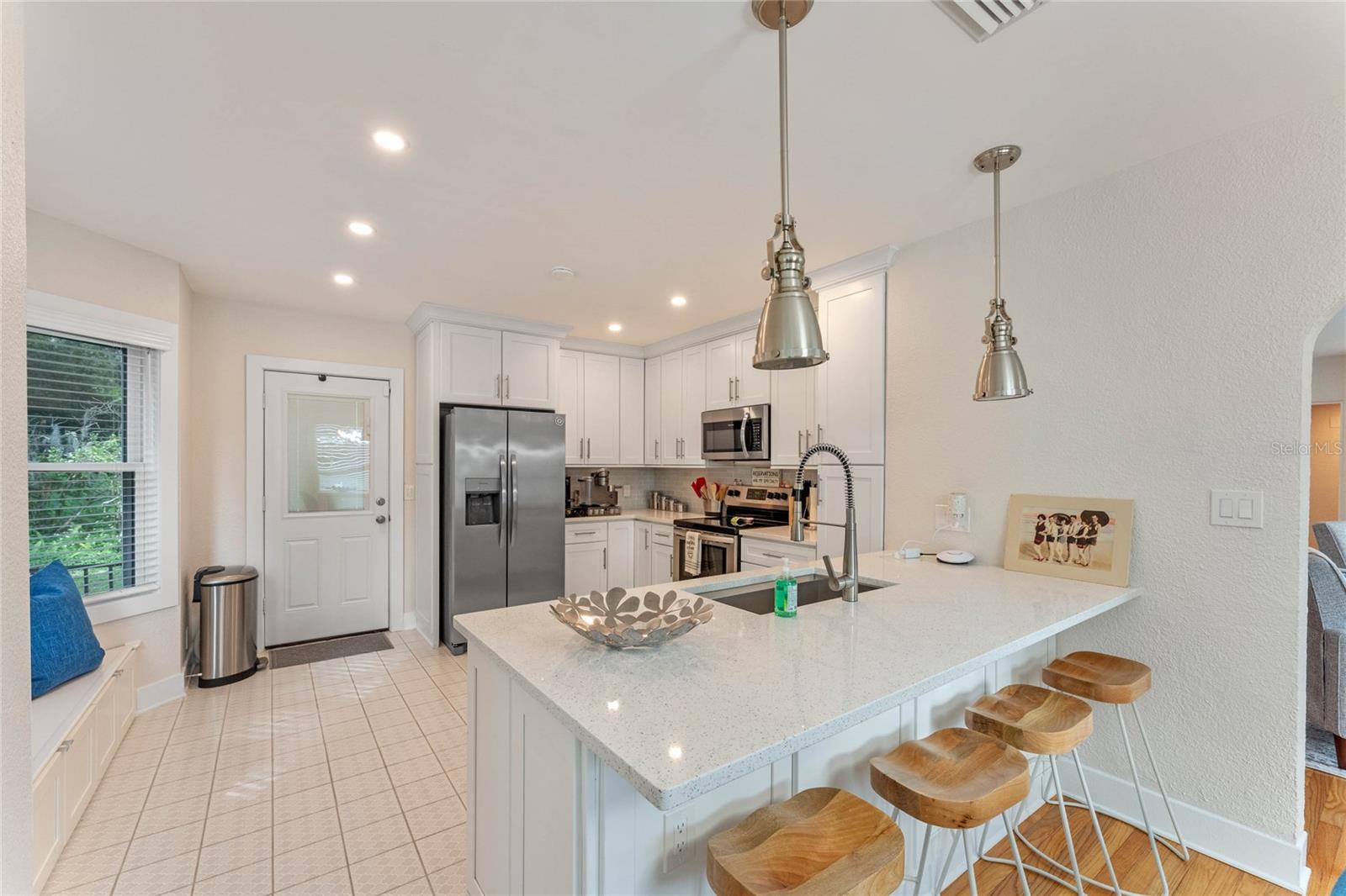 3000 ALAMO DR