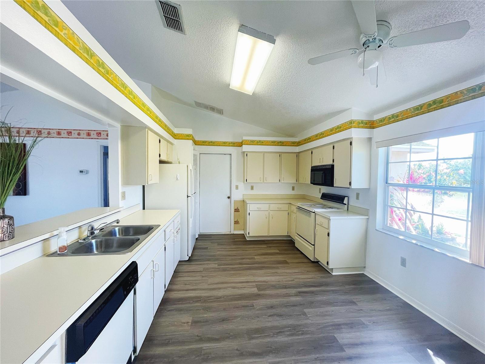 138 VALENTINO CT