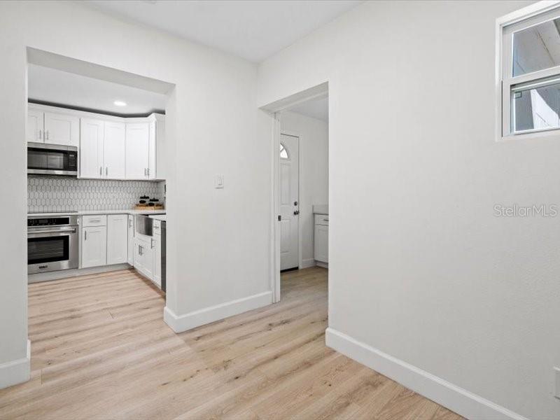 317 W LEWIS AVE