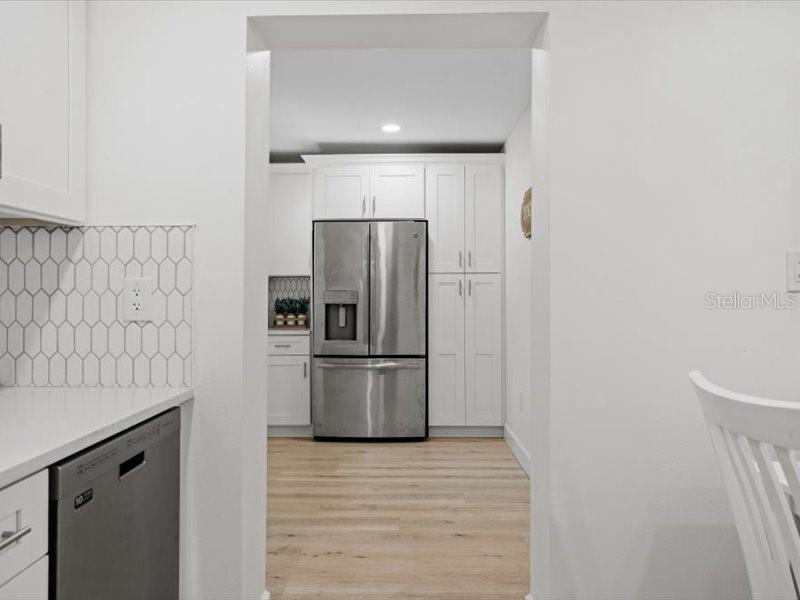 317 W LEWIS AVE