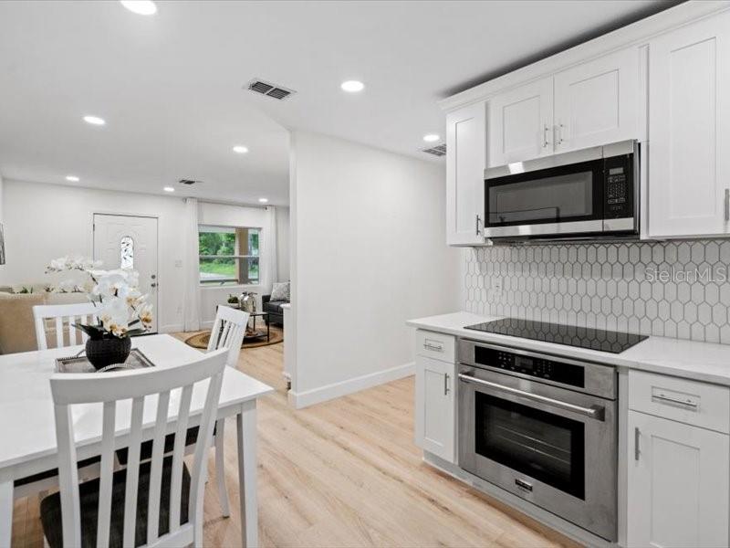 317 W LEWIS AVE