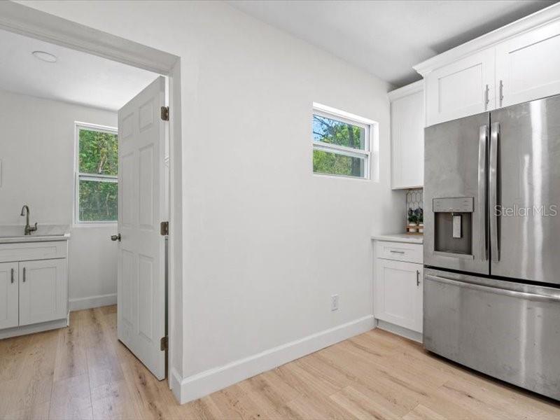 317 W LEWIS AVE