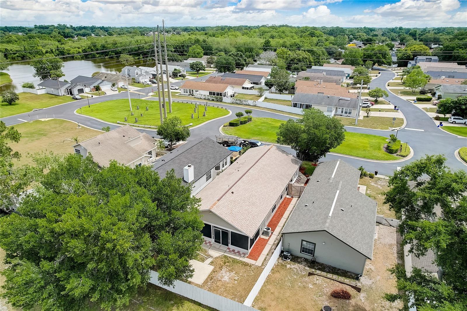 124 LAMPLIGHTER DR