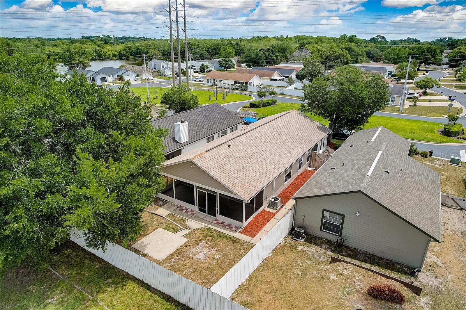 124 LAMPLIGHTER DR