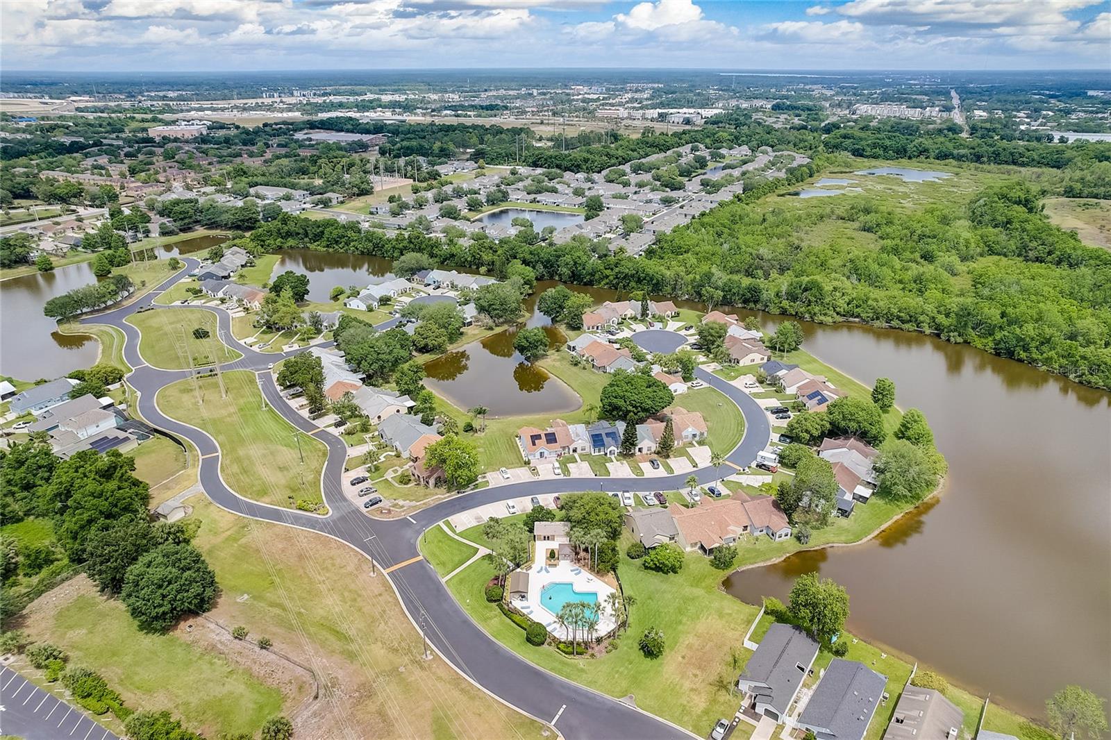 124 LAMPLIGHTER DR