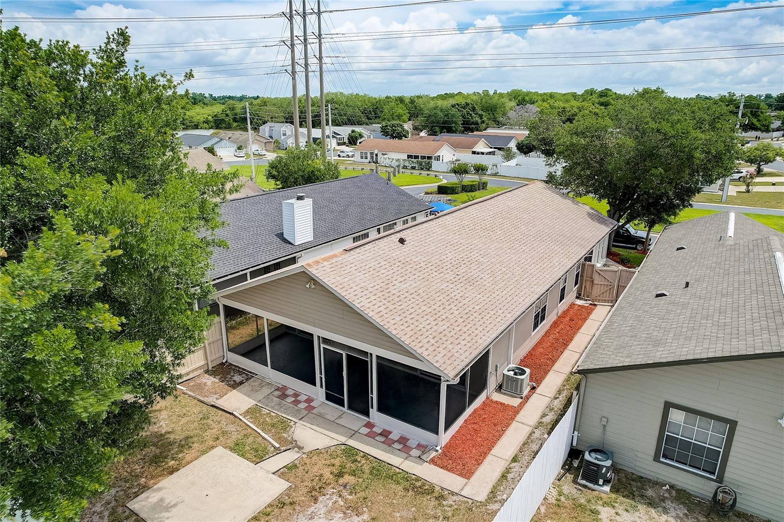 124 LAMPLIGHTER DR